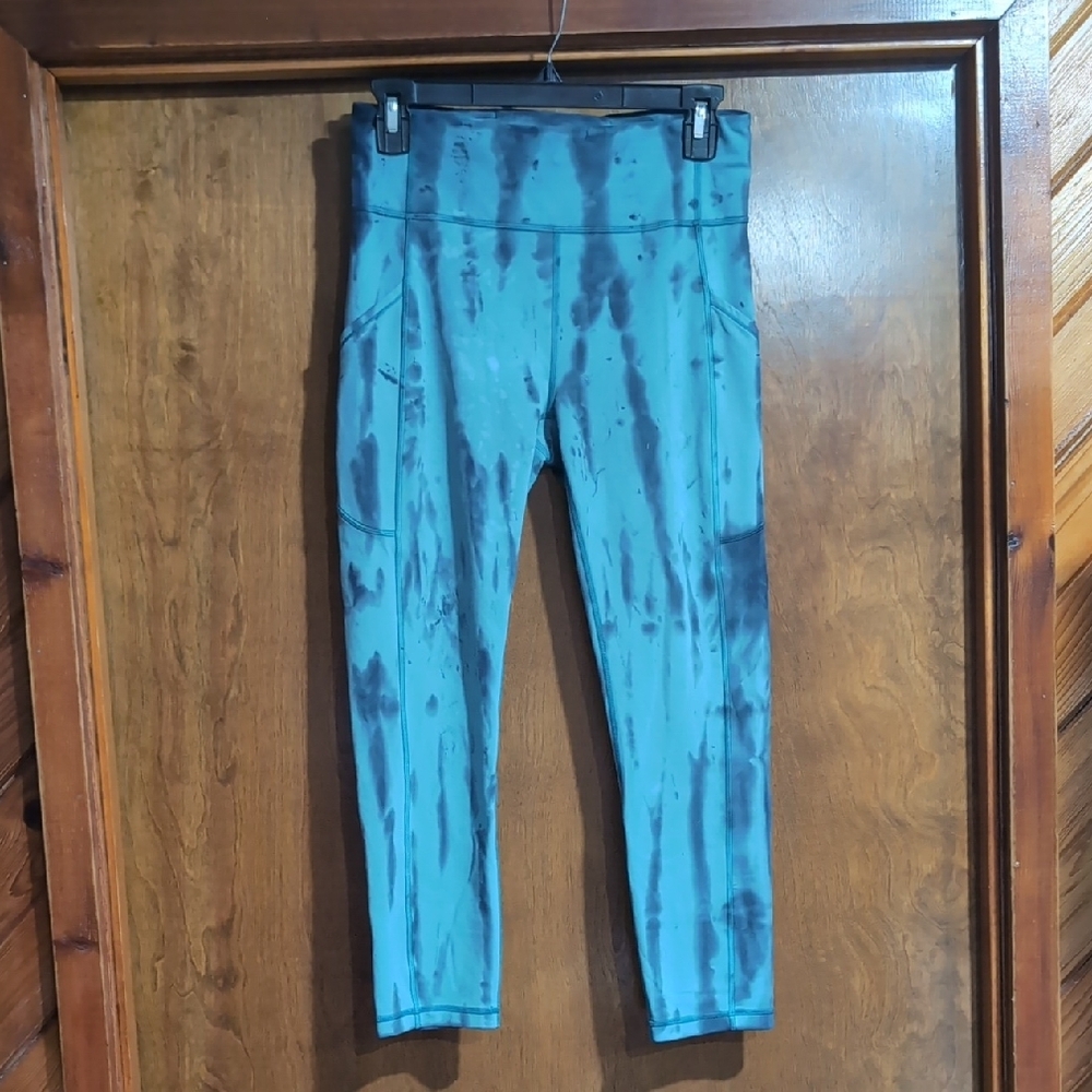 Lululemon Invigorate High-Rise Crop 23 size 6